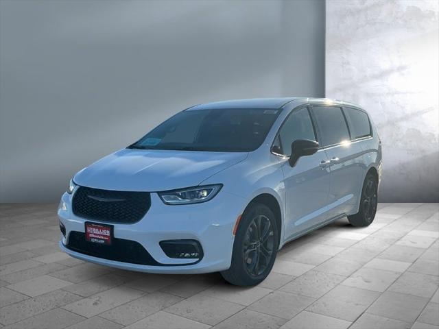 Photo of a 2026 Chrysler Pacifica Pacifica Select AWD for sale