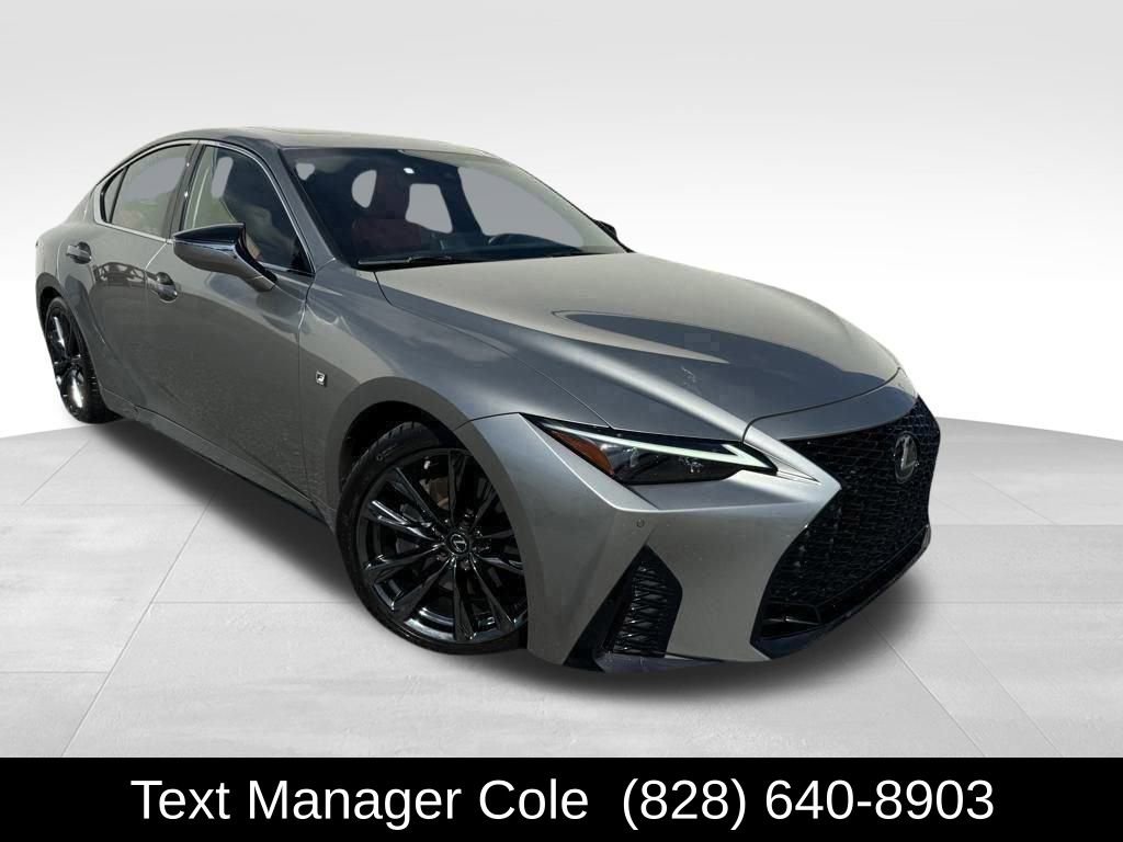 2022 Lexus IS