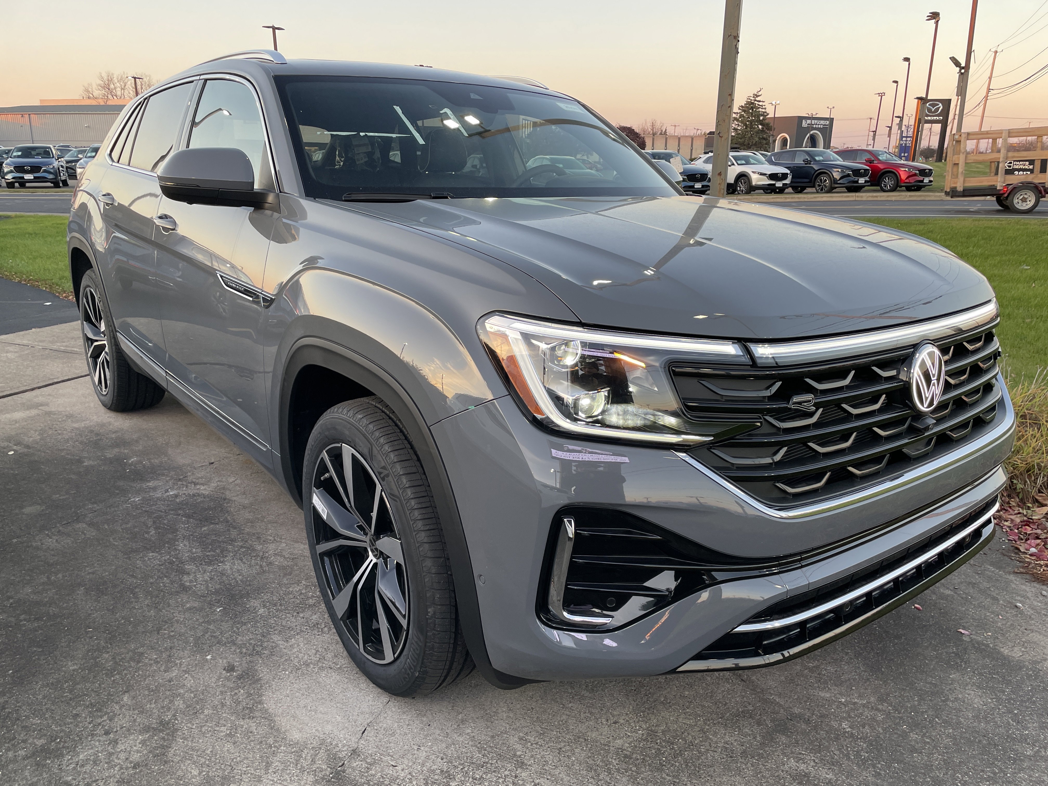 2026 Volkswagen Atlas Cross Sport 2.0T SEL Premium R-Line