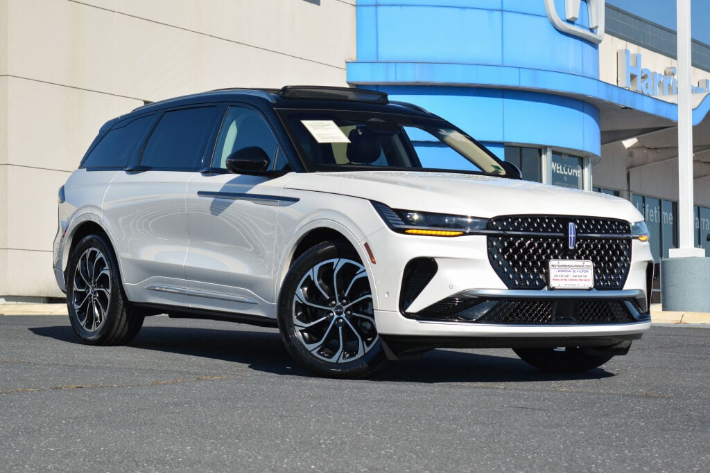 Photo of 2024 Lincoln Nautilus RESERVE AWD