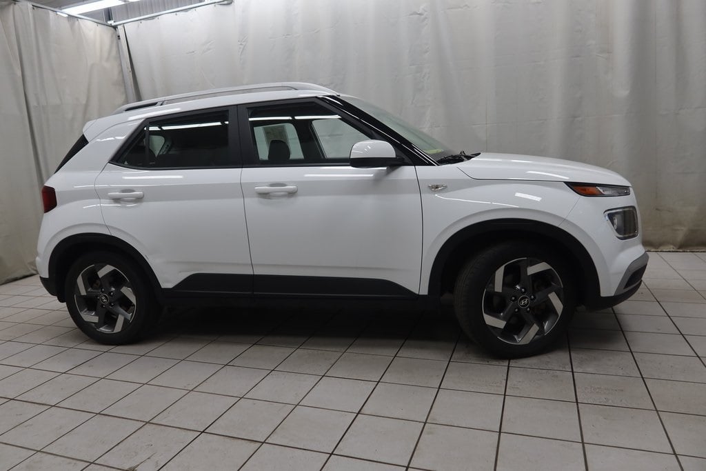 Photo of 2022 Hyundai Venue SEL