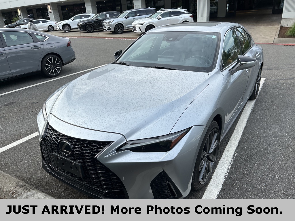 2023 Lexus IS