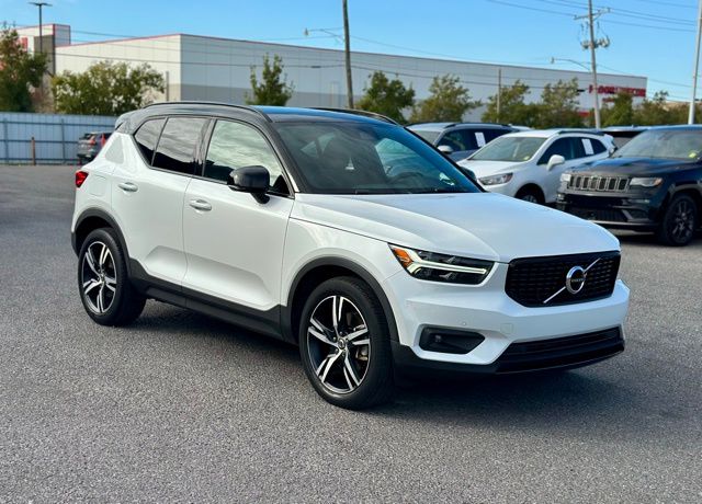 2021 Volvo XC40