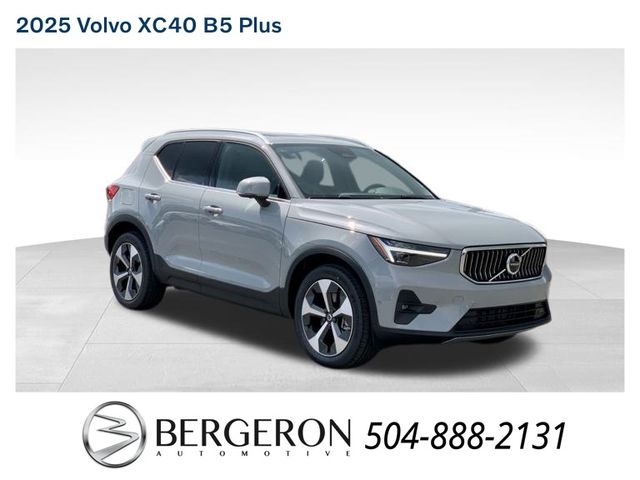 2025 Volvo XC40