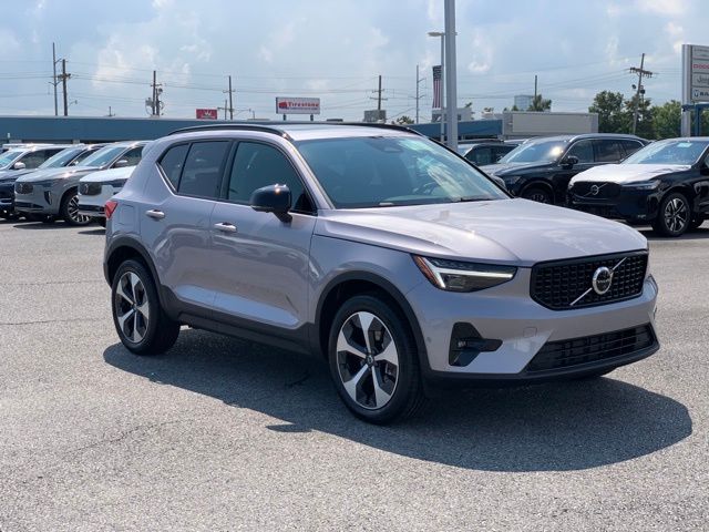 2026 Volvo XC40 B5 Plus