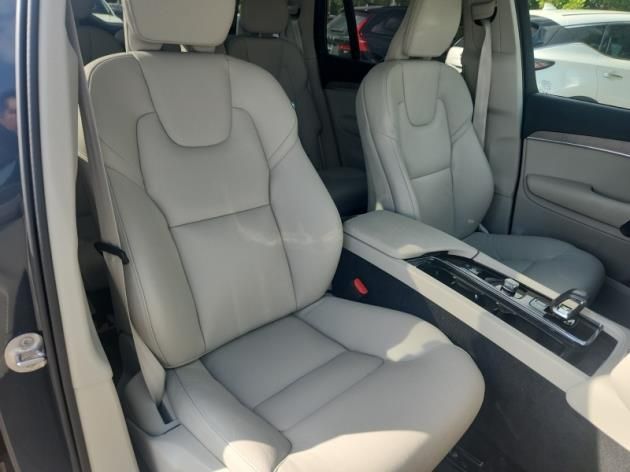 2024 Volvo XC90 B5 Plus