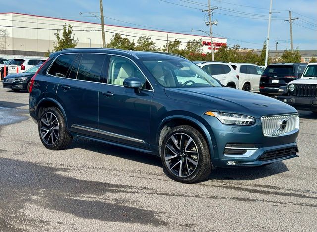 2025 Volvo XC90 B5 Plus Bright Theme AWD