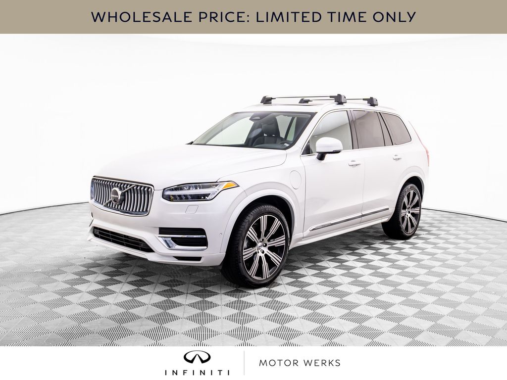 2024 Volvo XC90 Recharge Plug-In Hybrid Plus Bright Theme