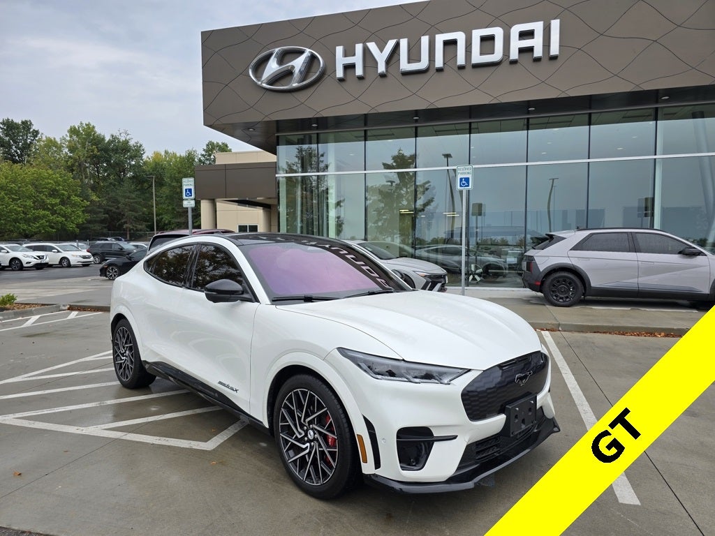 2022 Ford Mustang Mach-e