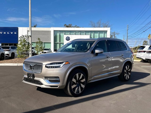 2024 Volvo XC90 Recharge Plug-In Hybrid Plus Bright Theme