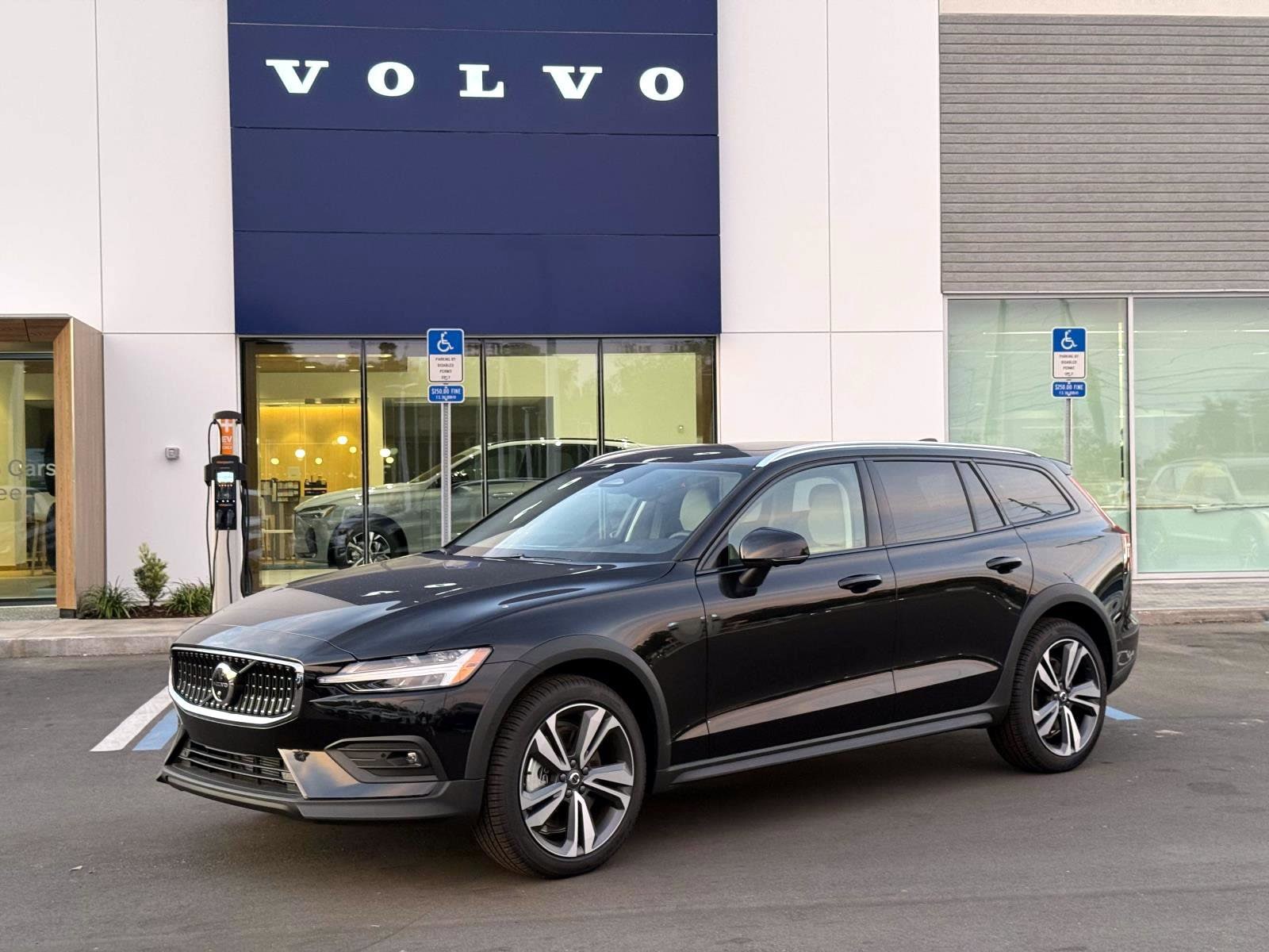 2026 Volvo V60 Cross Country