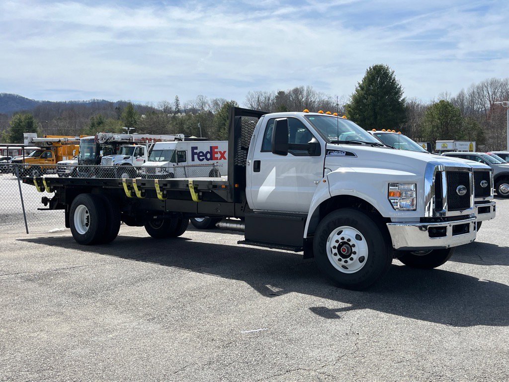 2025 Ford F-650 Straight Frame Gas Base