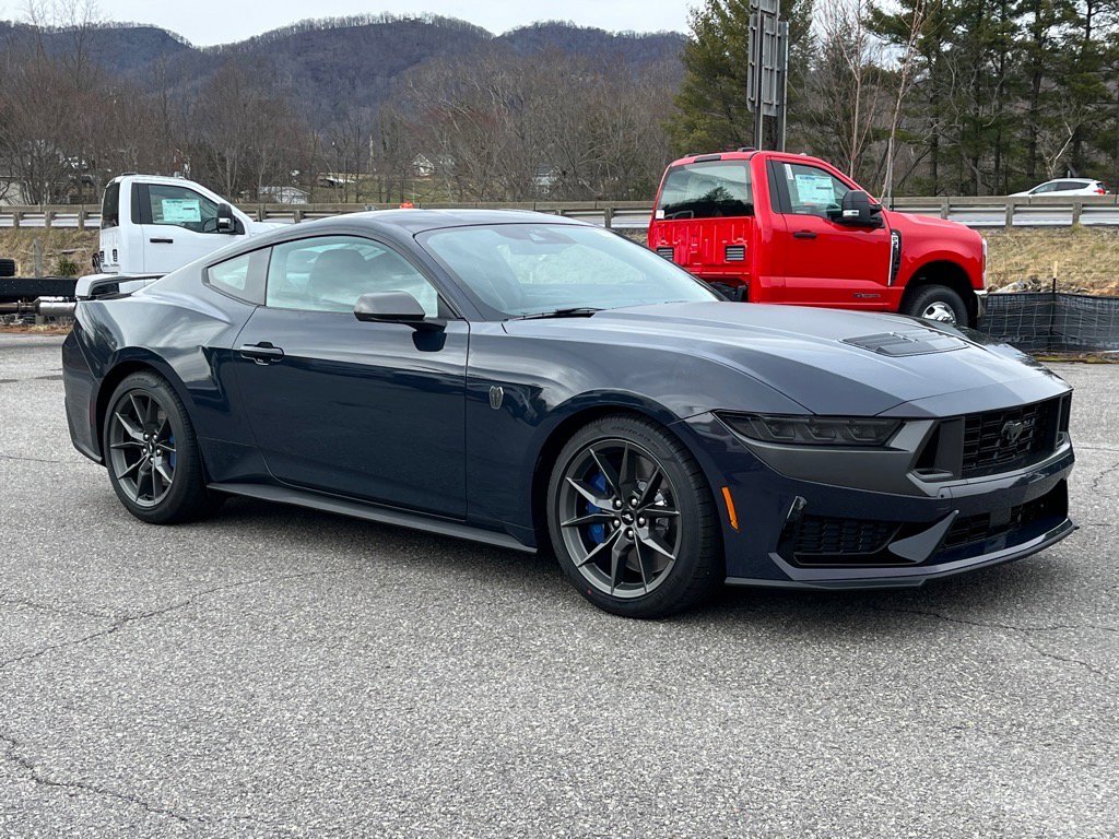 2025 Ford Mustang Dark Horse