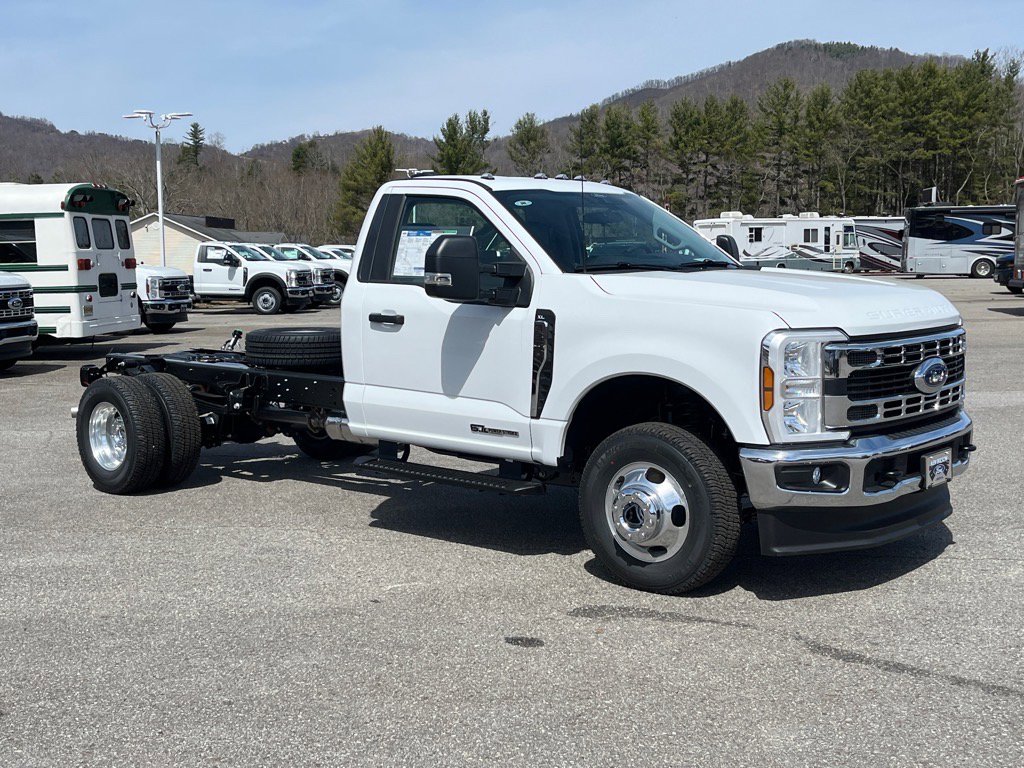 2025 Ford Super Duty F-350 DRW XL