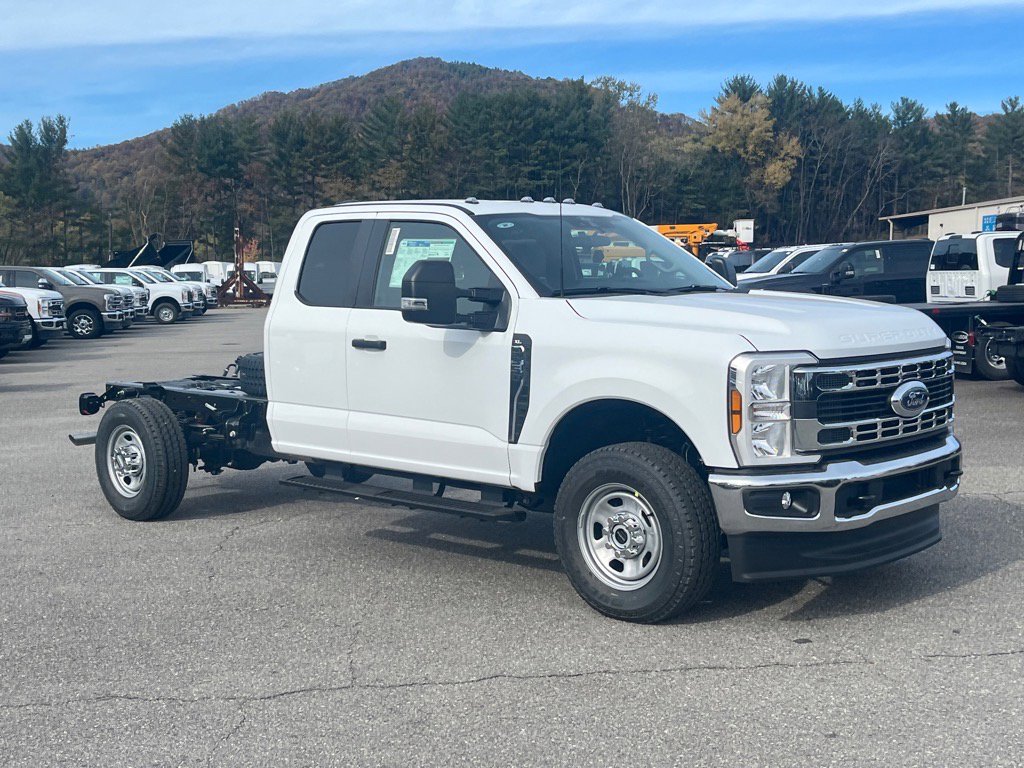 2026 Ford Super Duty F-350 SRW XL