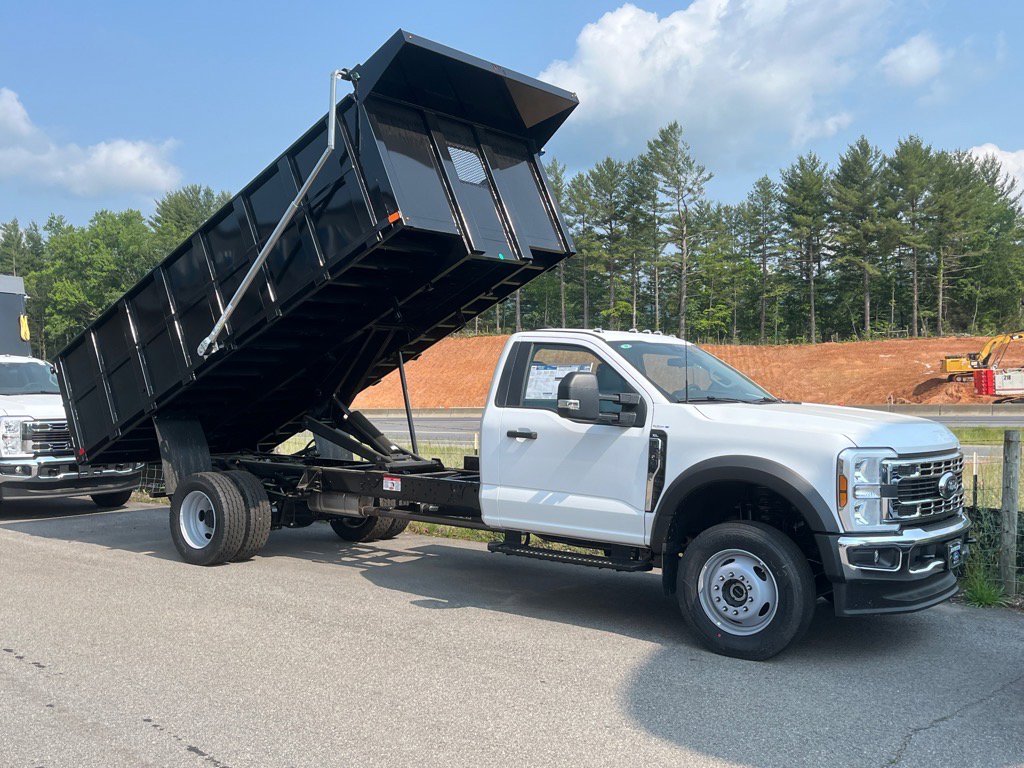 2025 Ford Super Duty F-600 DRW XL