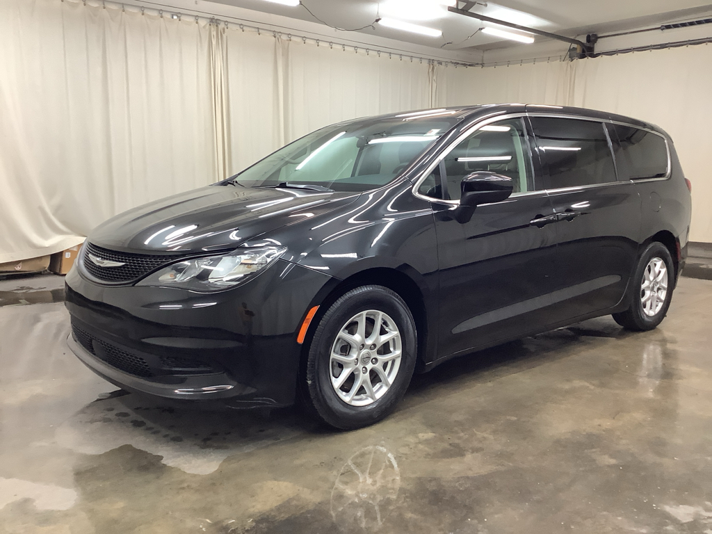 2022 Chrysler Voyager
