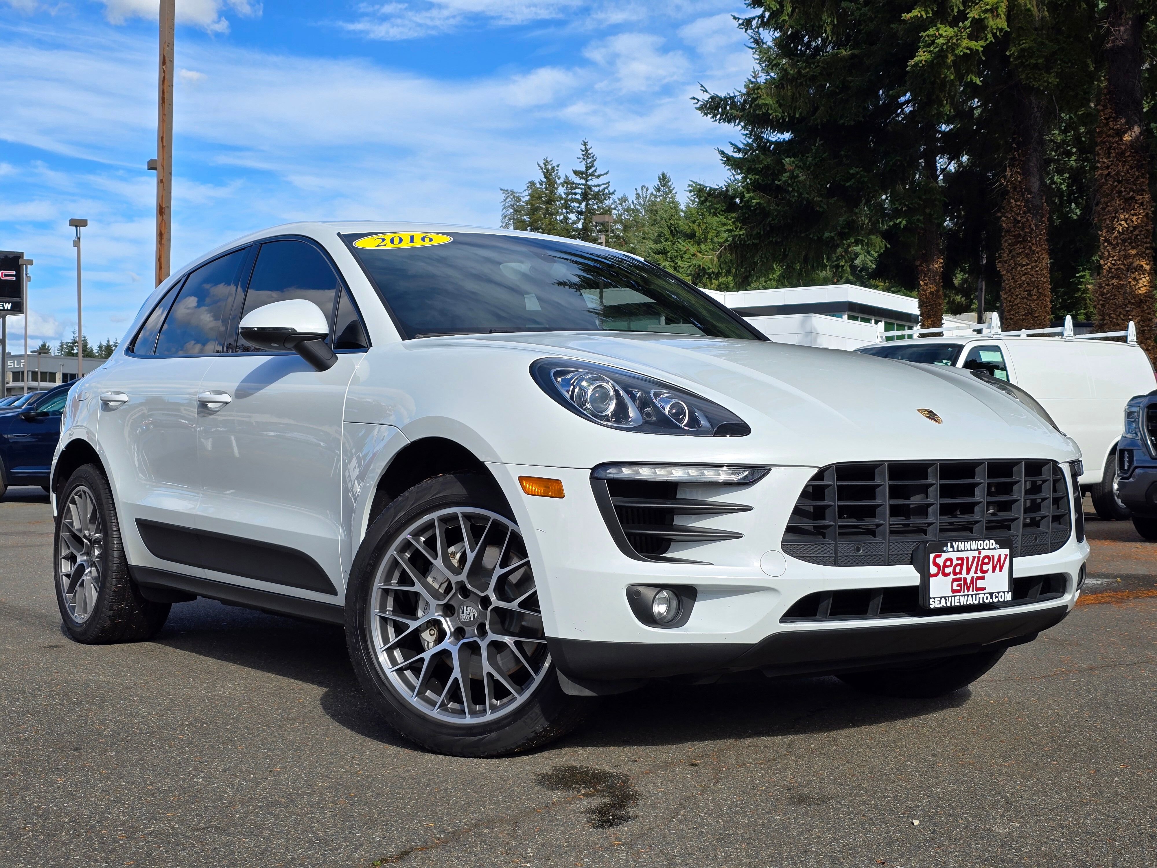2016 Porsche Macan