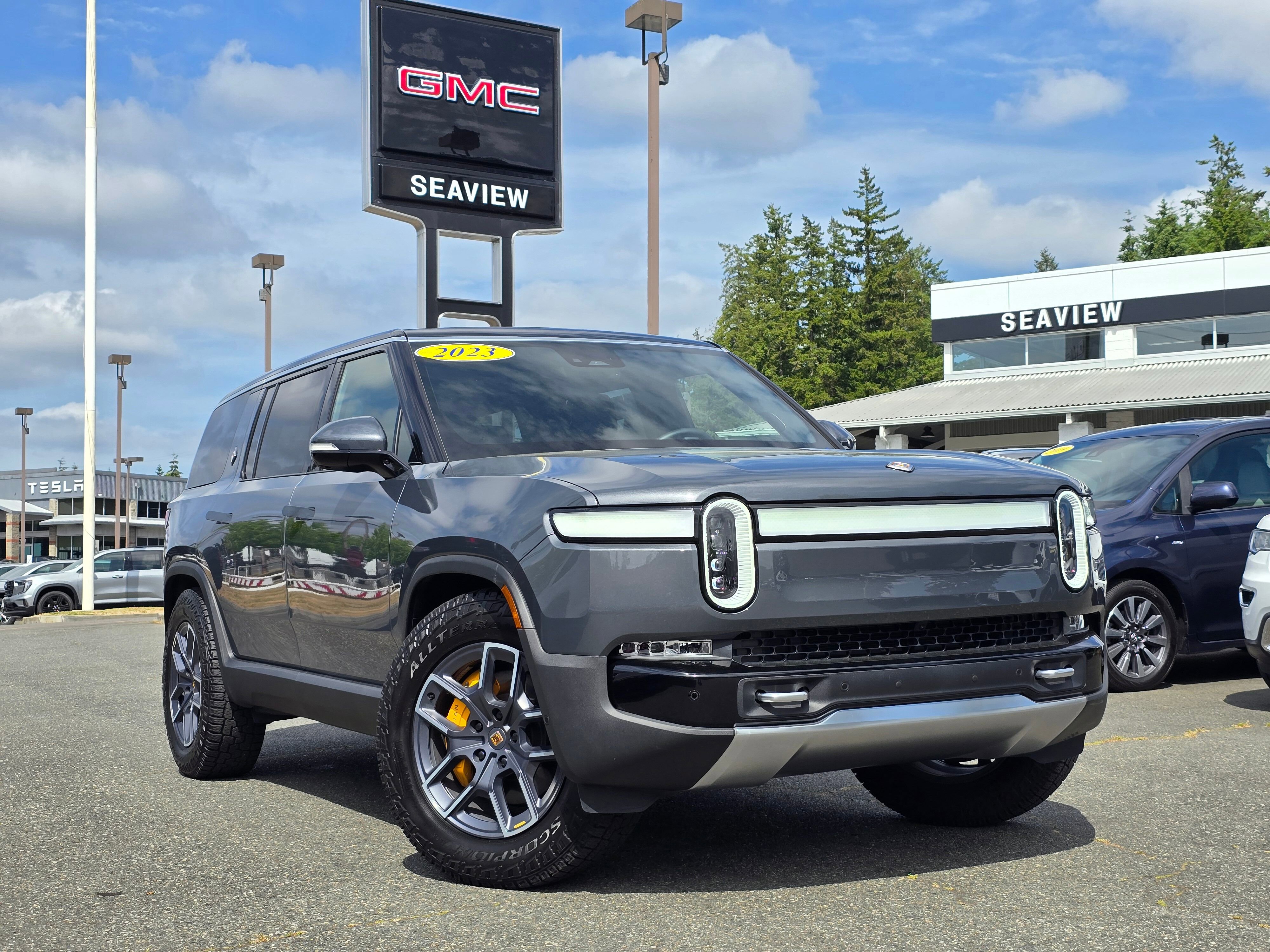 2023 Rivian R1s