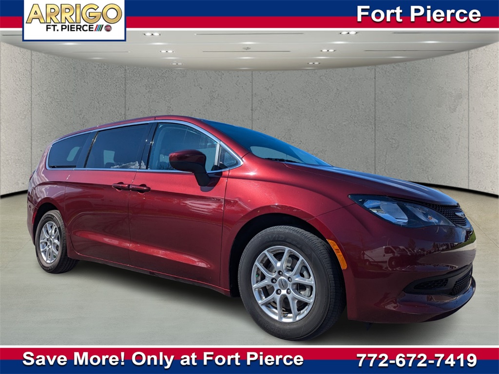 2023 Chrysler Voyager