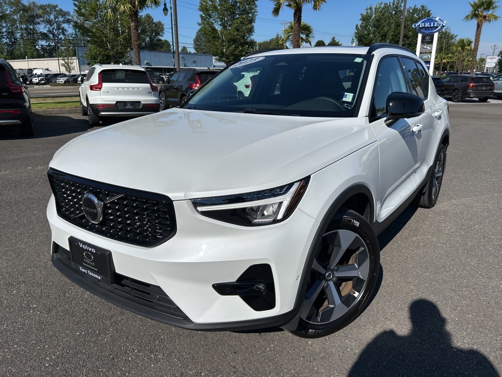 2023 Volvo XC40