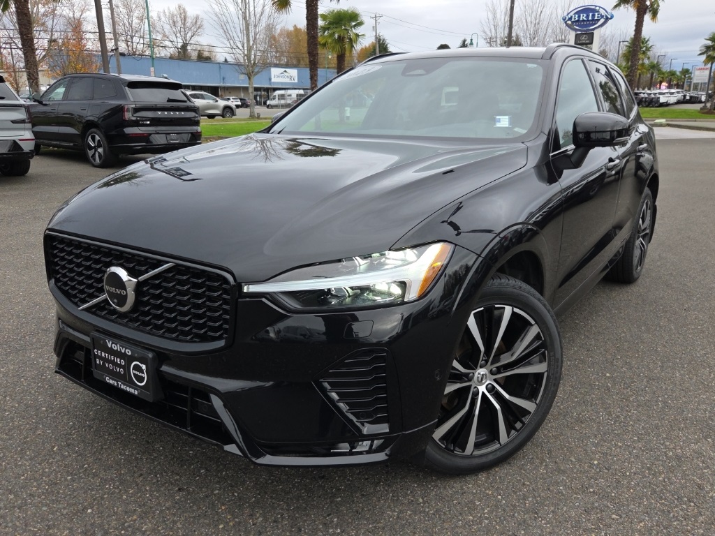 2023 Volvo XC60 B5 Plus Dark Theme