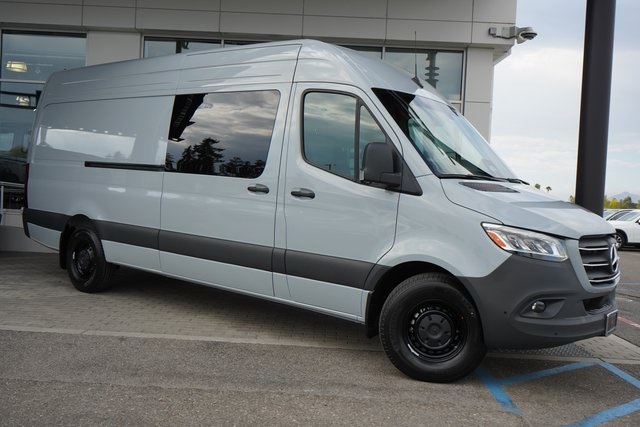 2025 Mercedes-Benz Sprinter Crew Van Crew 170 WB