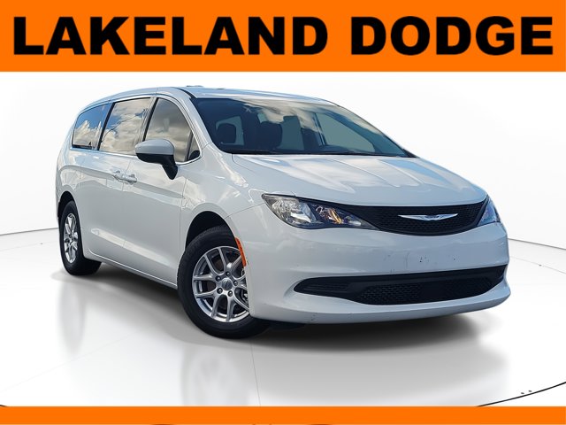 2023 Chrysler Voyager
