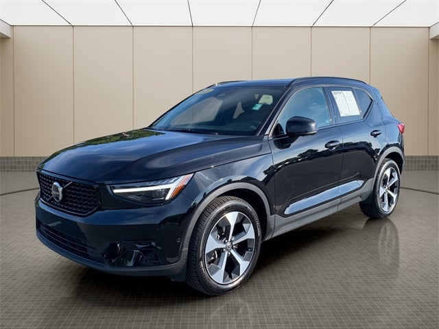 2025 Volvo XC40