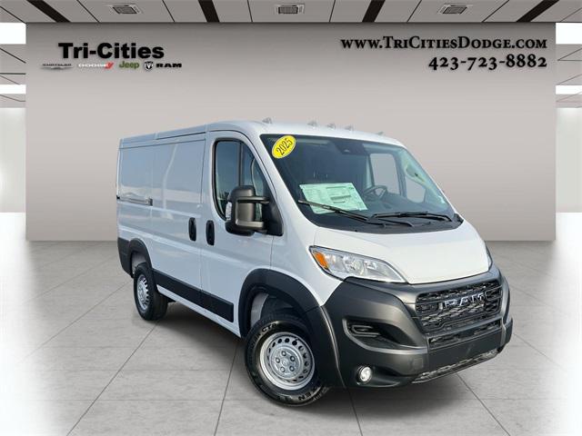 2025 Ram ProMaster Cargo Van RAM PROMASTER 1500 TRADESMAN CARGO VAN LOW ROOF 118' WB