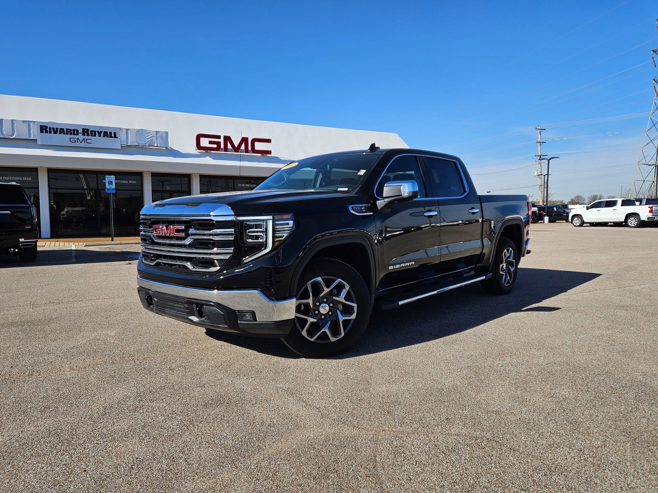 2025 GMC Sierra 1500 SLT