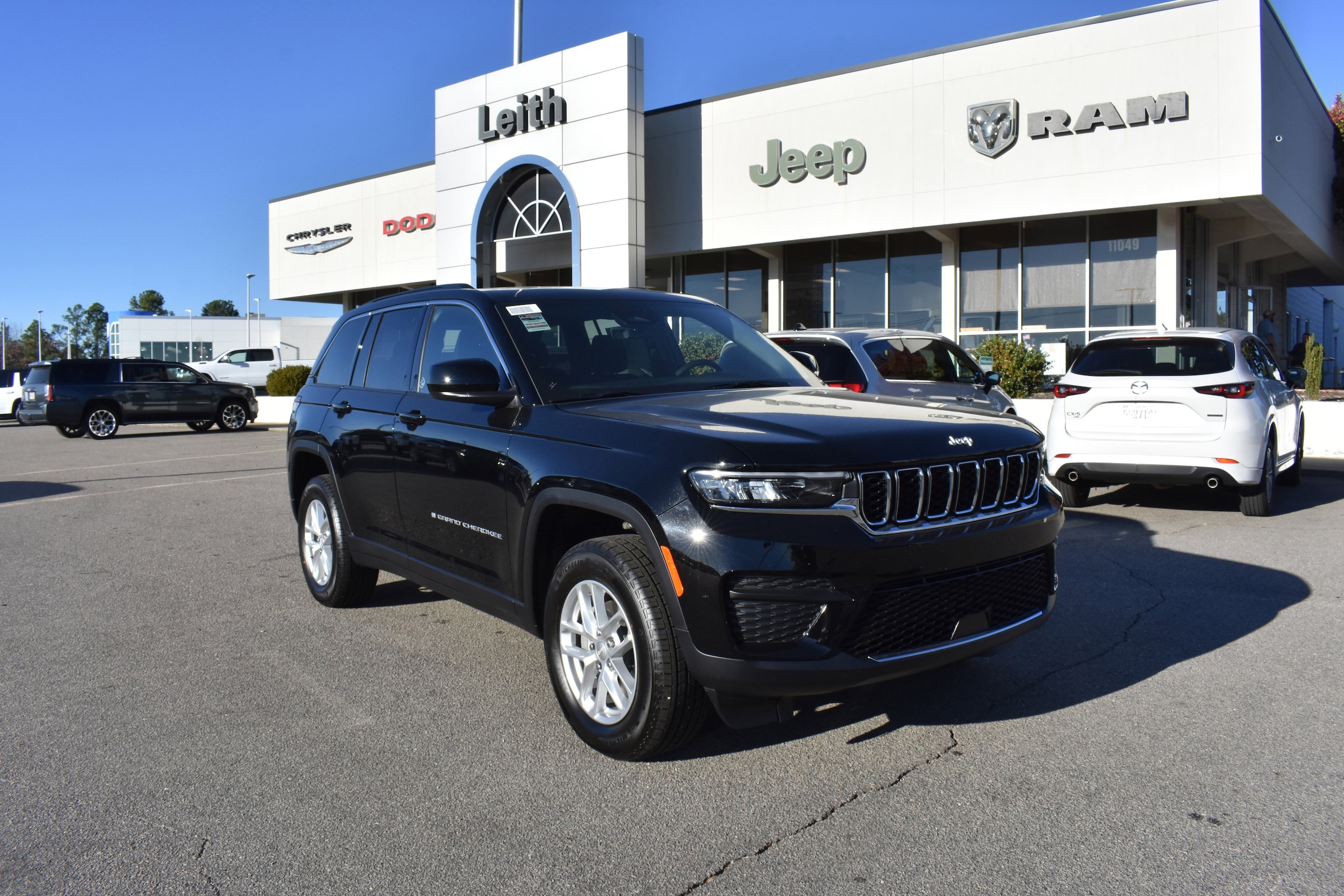 2025 Jeep Grand Cherokee LAREDO X 4X4