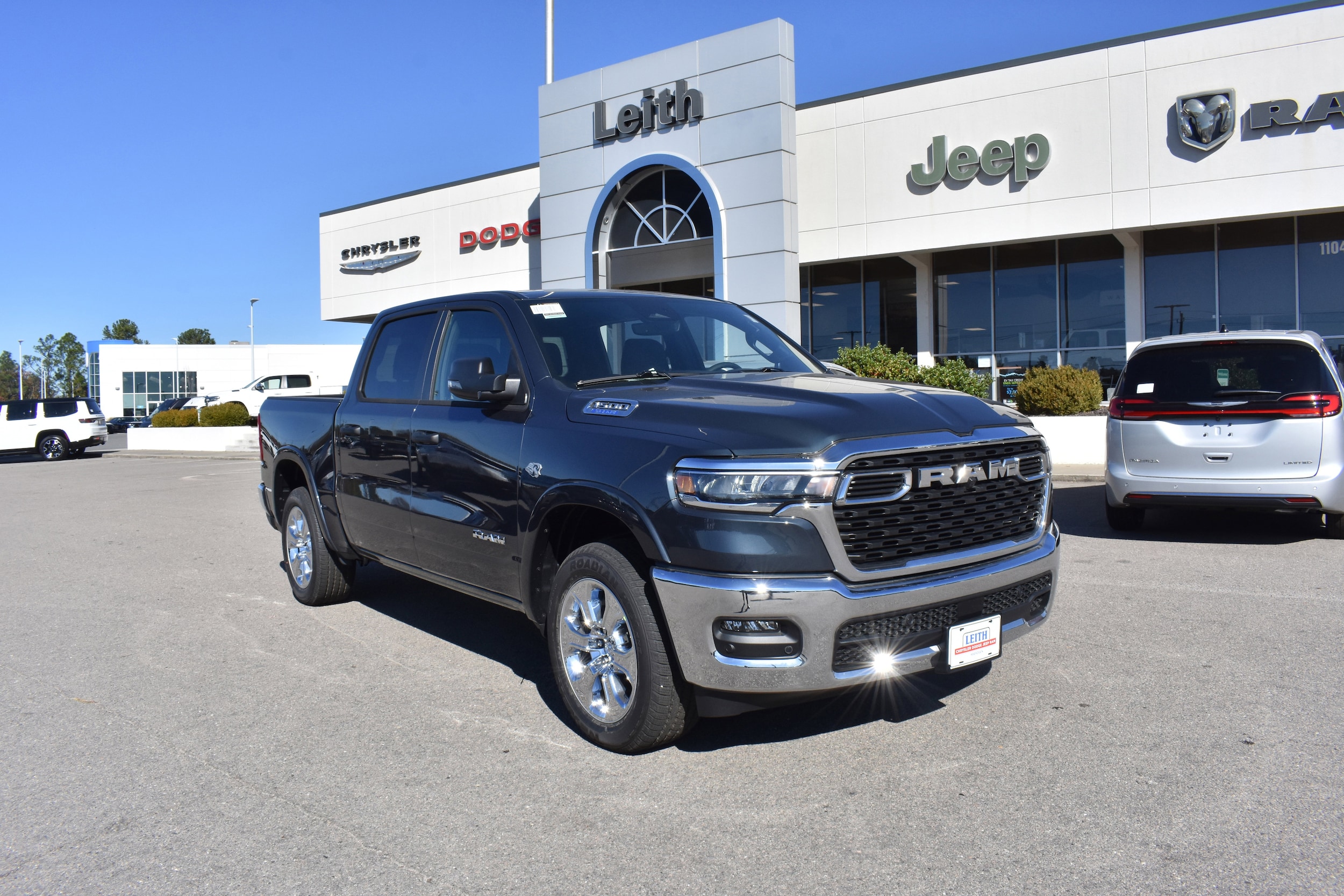 2026 Ram 1500 BIG HORN CREW CAB 4X4 5'7 BOX