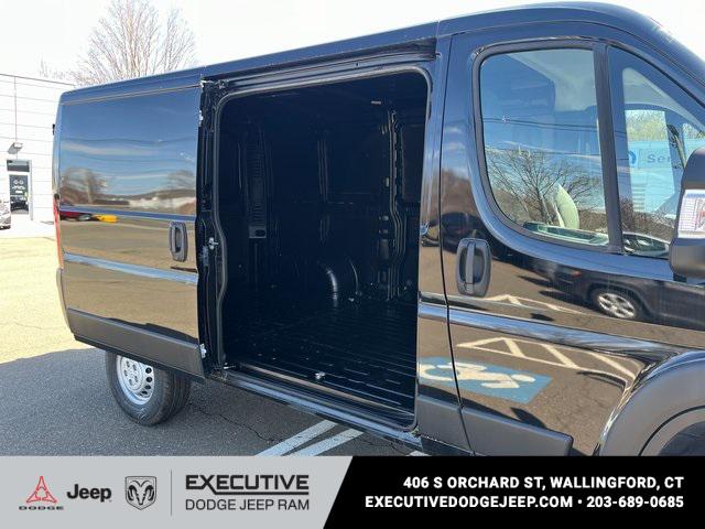 2025 Ram ProMaster Cargo Van RAM PROMASTER 1500 TRADESMAN CARGO VAN LOW ROOF 136' WB