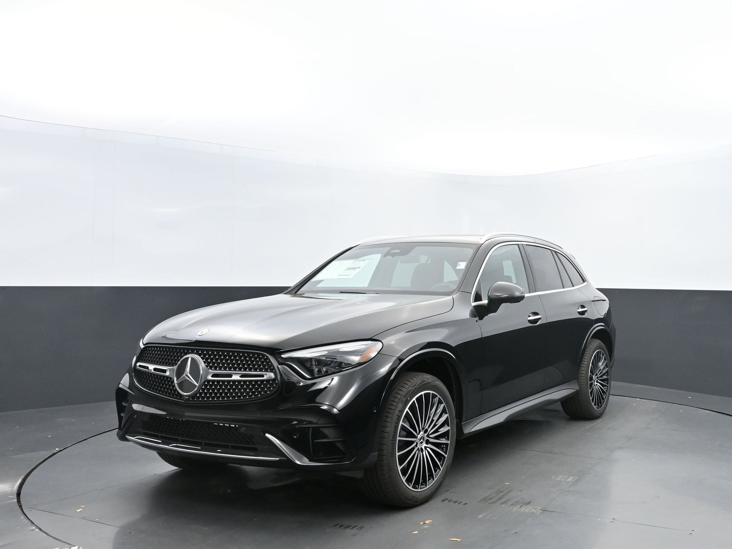 2025 Mercedes-Benz GLC
