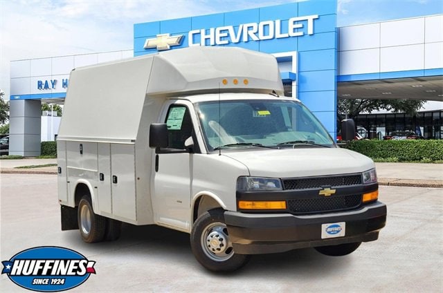 2025 Chevrolet Express Commercial Cutaway