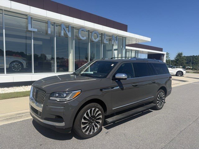 2023 Lincoln Navigator L