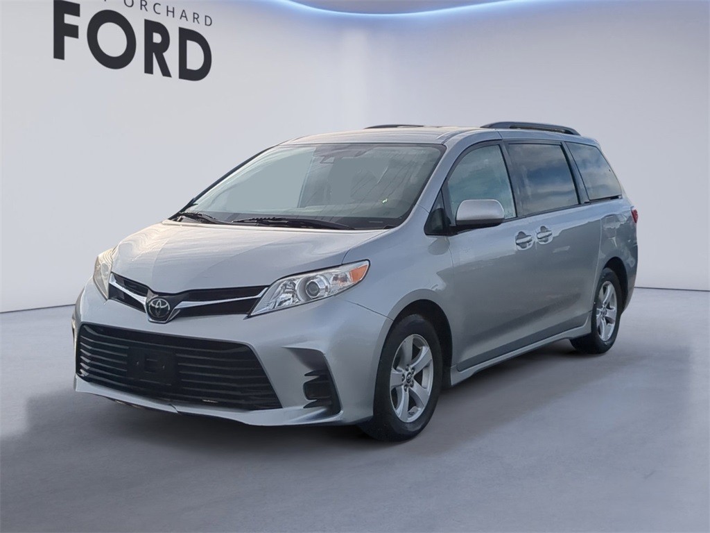 2019 Toyota Sienna LE
