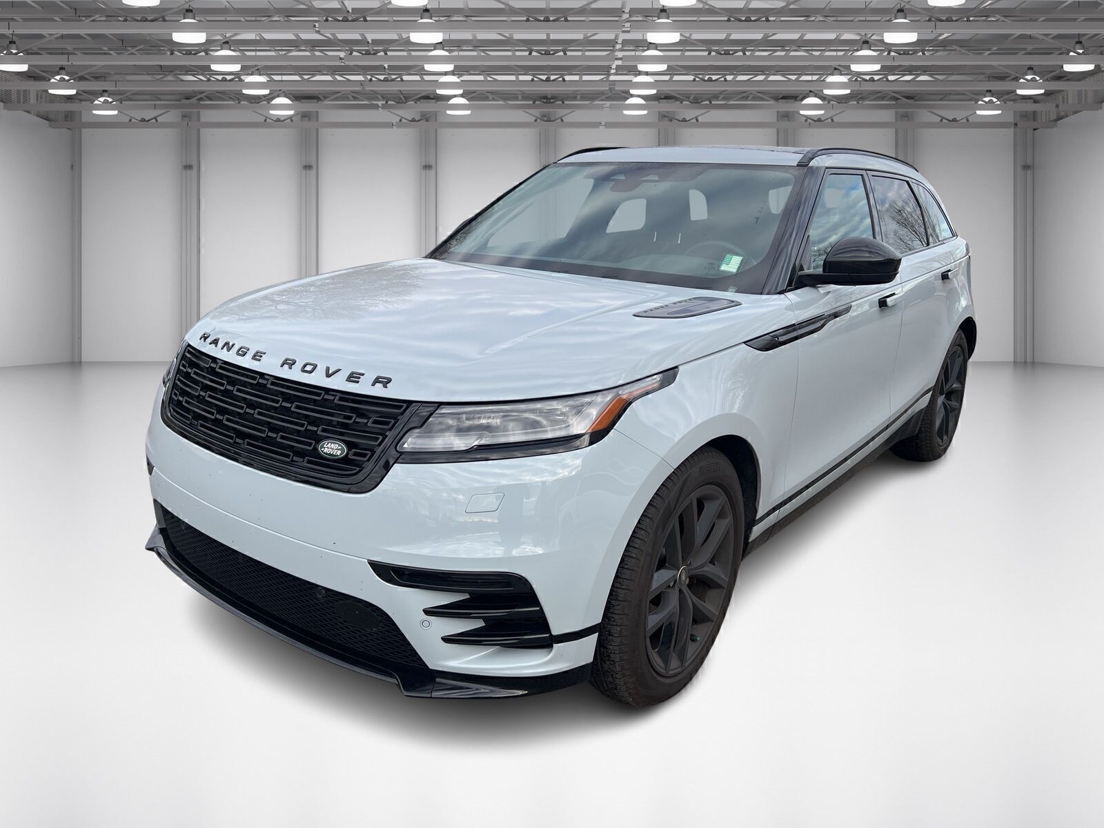 2025 Land Rover Range Rover Velar Dynamic SE