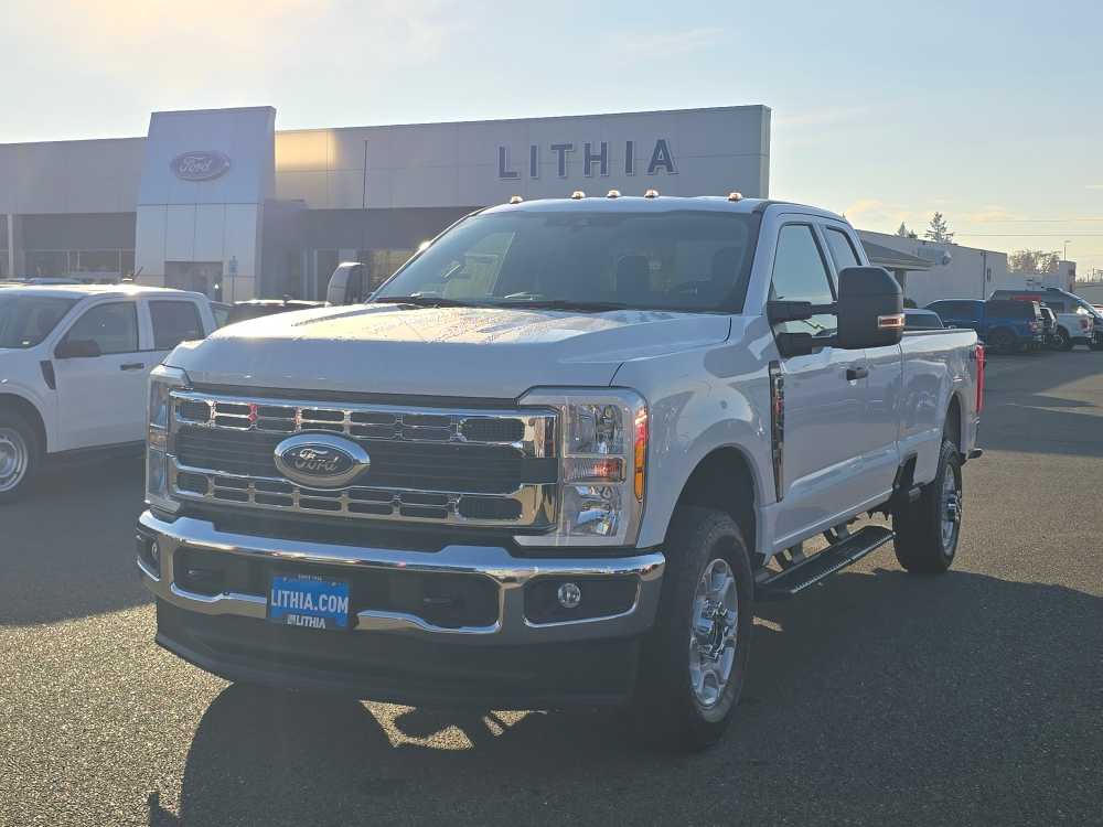 2026 Ford Super Duty F-350 SRW XLT