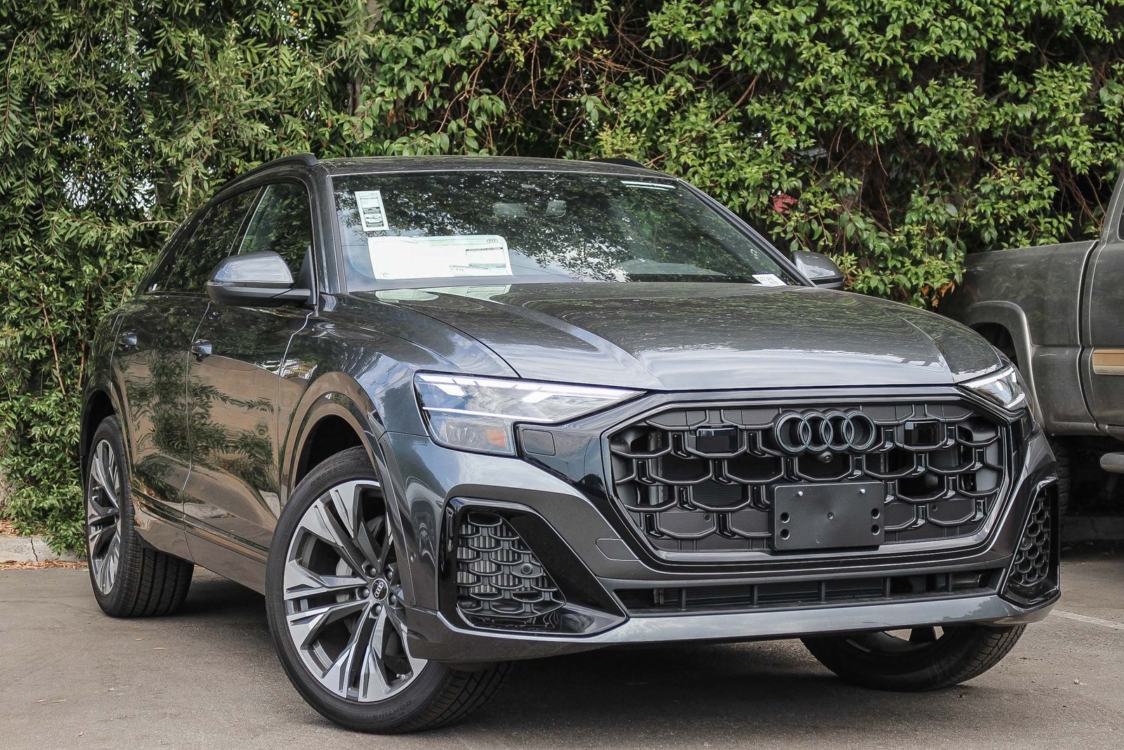 2025 Audi Q8