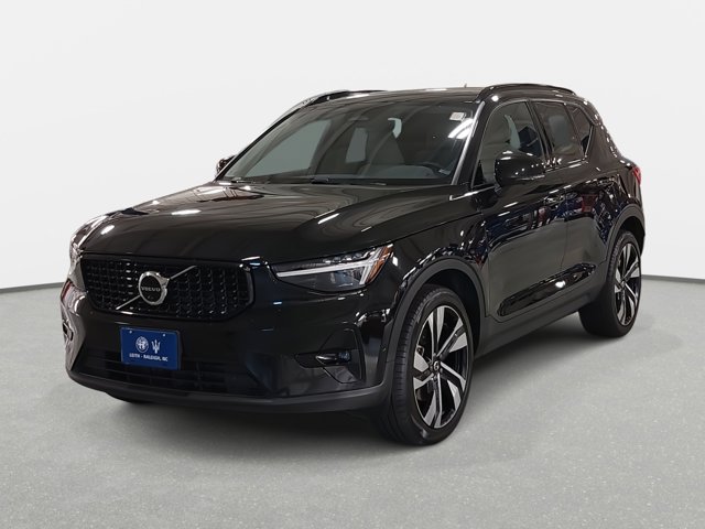2023 Volvo XC40