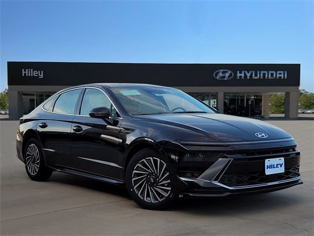 2025 Hyundai Sonata Hybrid