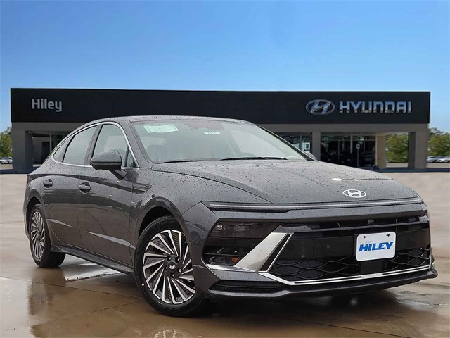 2025 Hyundai Sonata Hybrid