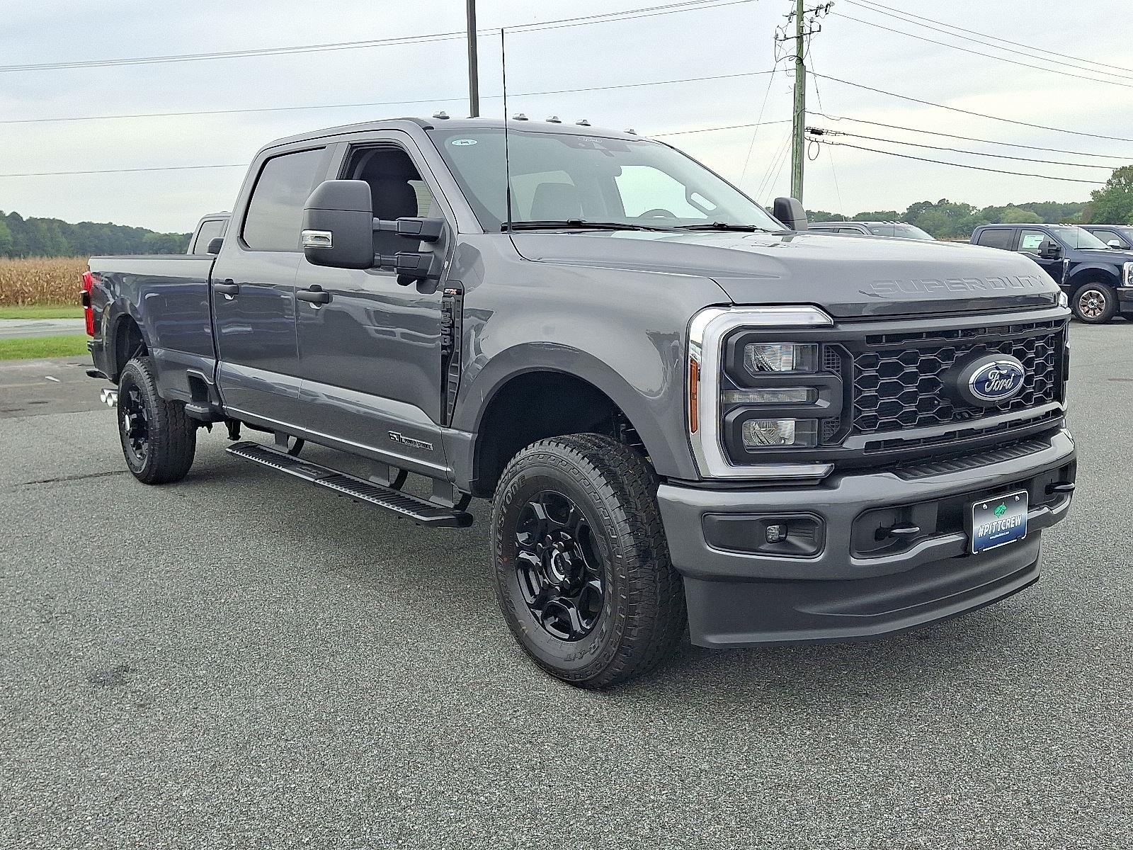 2026 Ford Super Duty F-350 SRW XLT