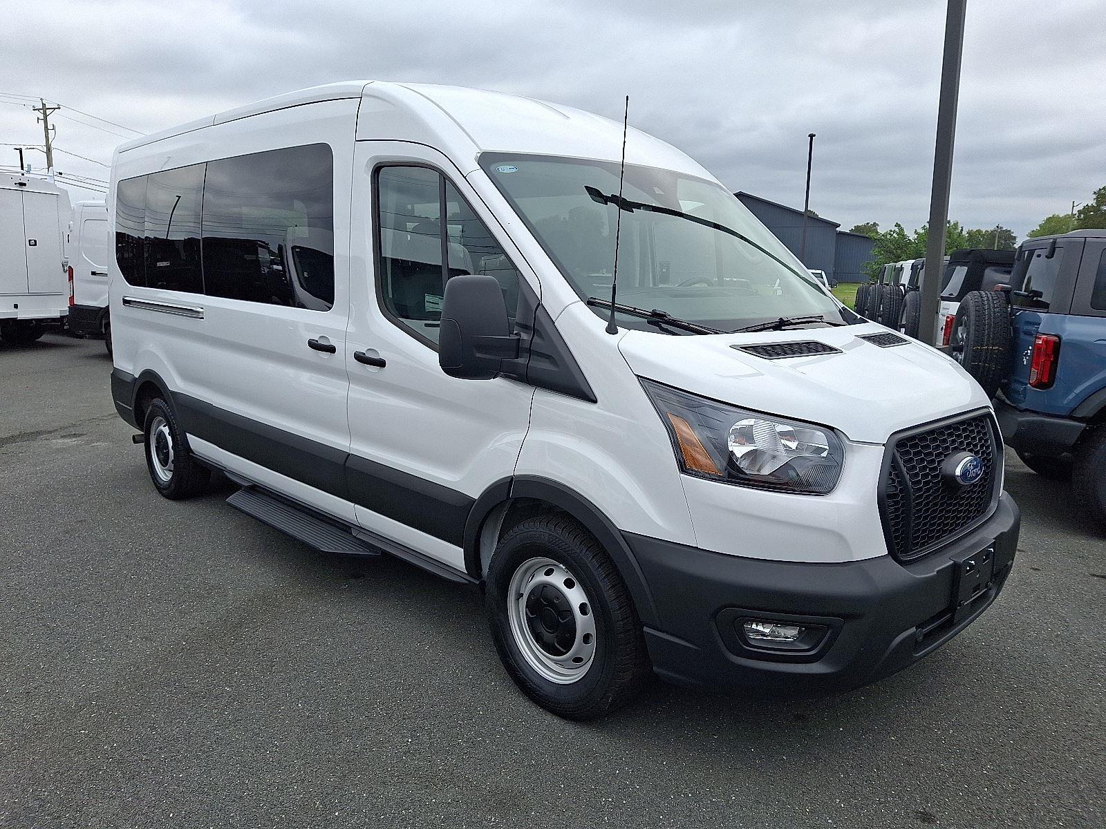 2025 Ford Transit Passenger Wagon XL