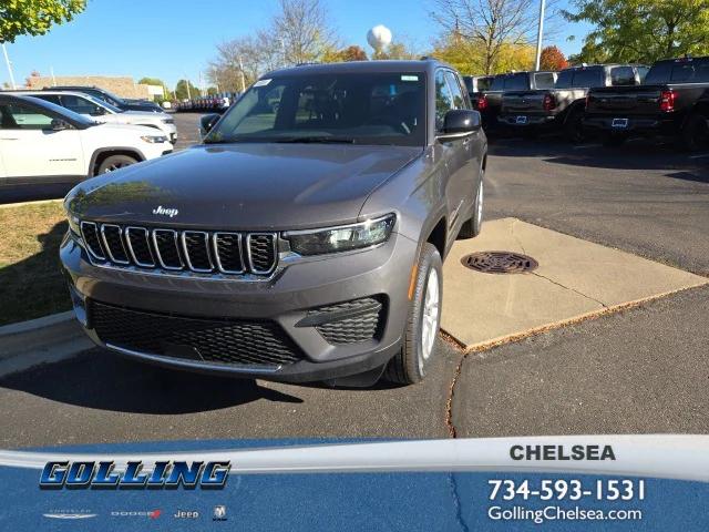 2025 Jeep Grand Cherokee GRAND CHEROKEE LAREDO X 4X4