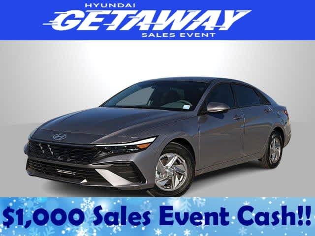 2025 Hyundai Elantra SE IVT