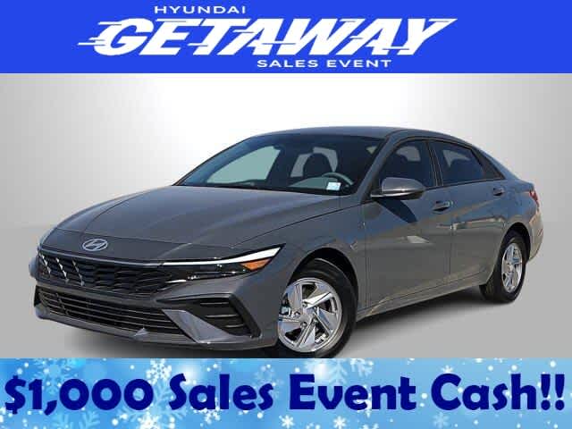 2025 Hyundai Elantra SE IVT
