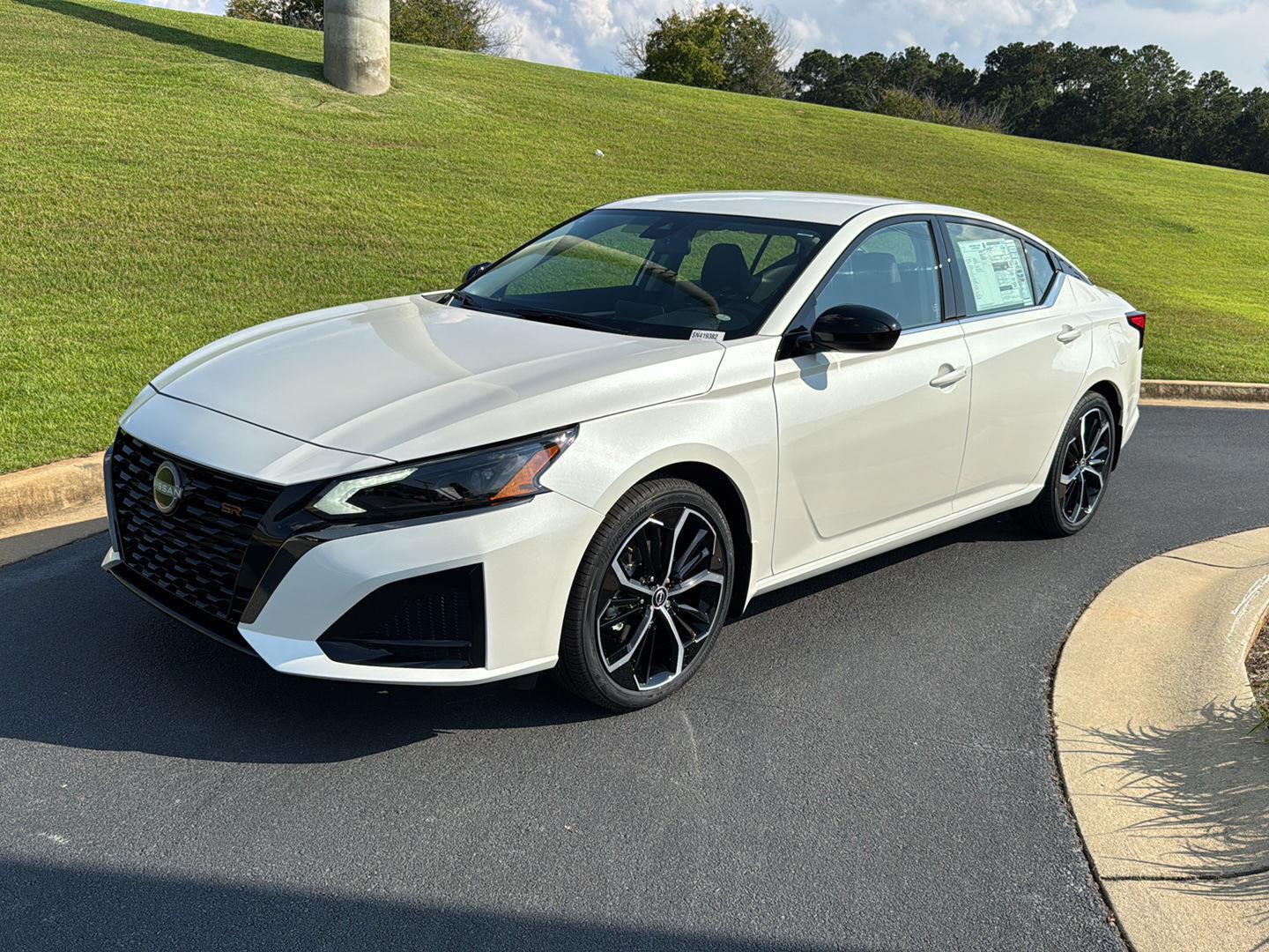 2025 Nissan Altima SR